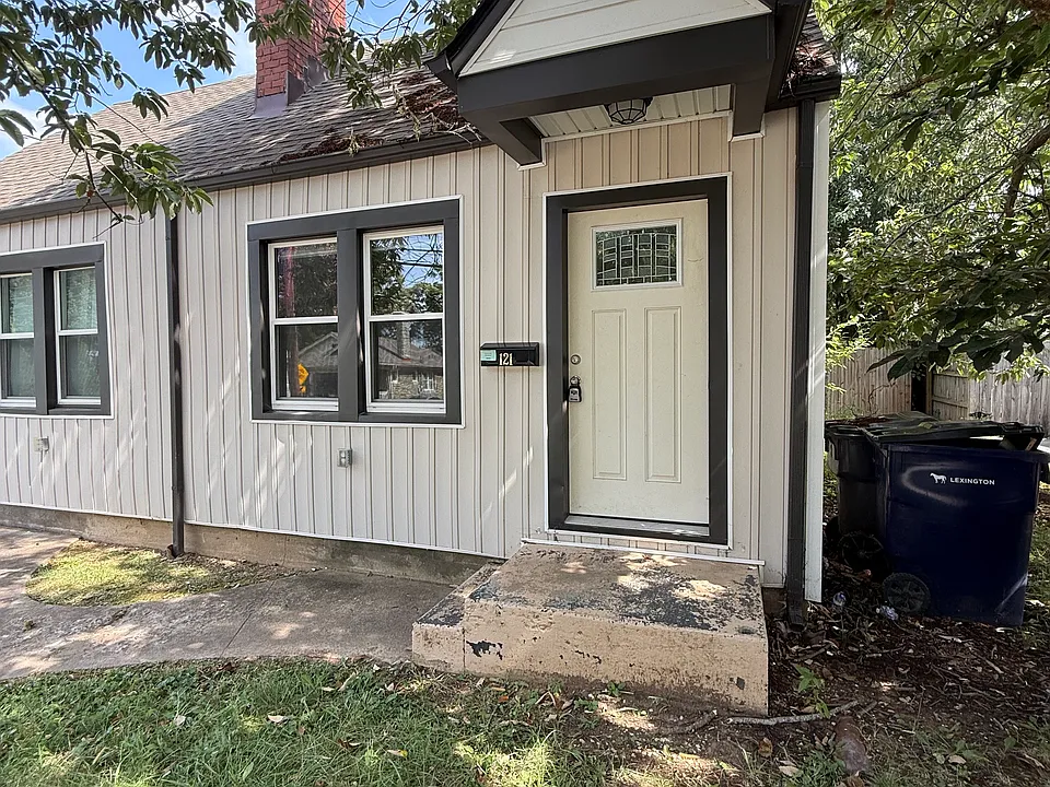 121 Glenn Pl #B