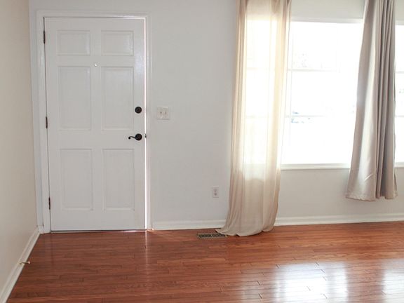 5th image of 1240 Chestnut Dr
