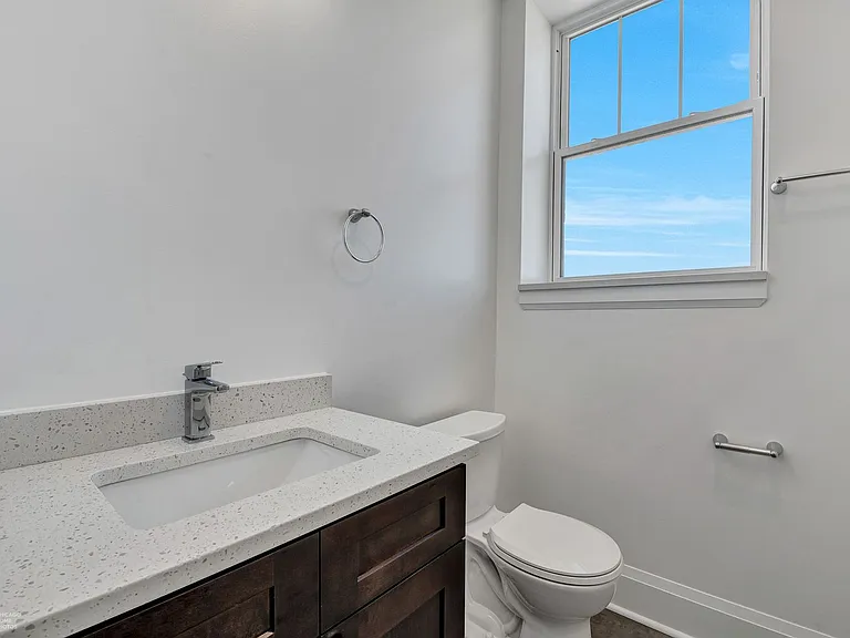 2100 N Halsted — Photo 20