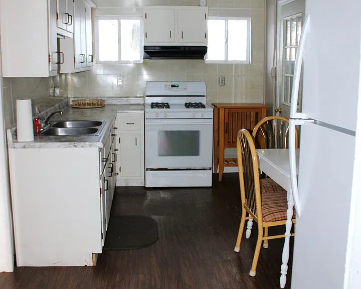 975 Church St — Photo 11