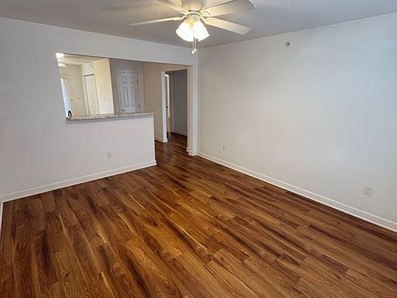 2nd image of 402 Circle H Dr #H