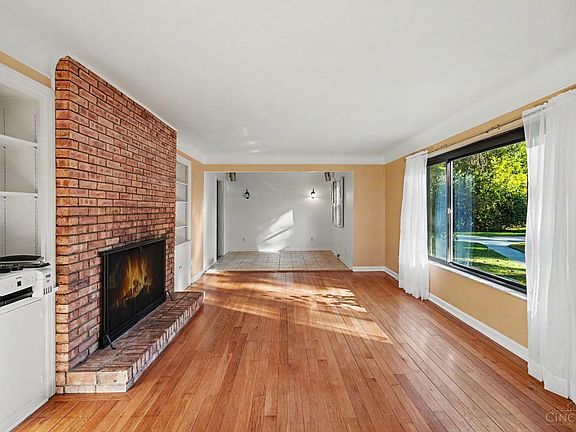 5th image of 721 Ridgewood Ln