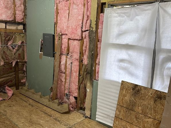 chicago-illinois-2071988333 picture