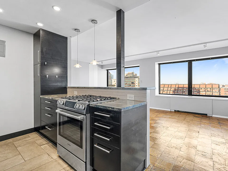 85 E India Row #10H