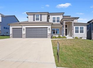 516 SE Carter Rd, Lees Summit, MO 64082