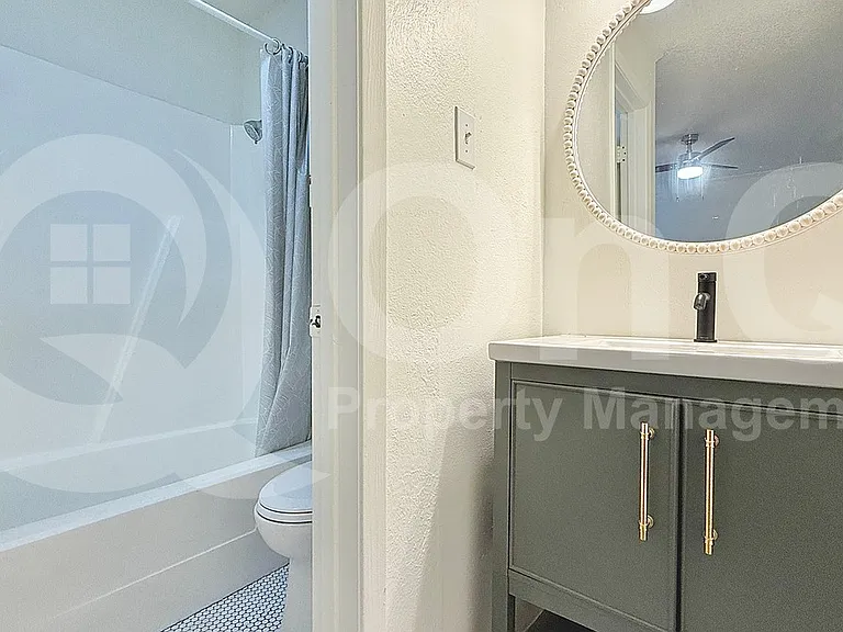 5608 Cougar Dr #220 — Photo 10