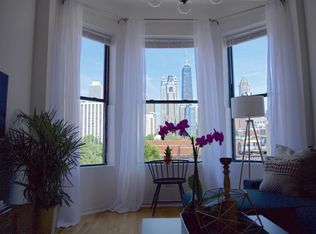 351 W Oak St #301, Chicago, IL 60610