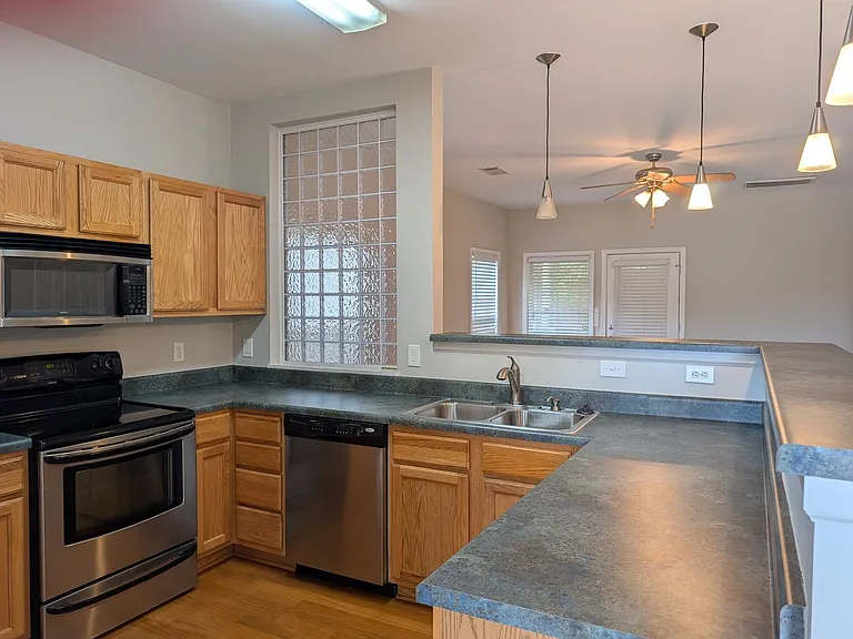 807 Harvard Dr — Photo 7