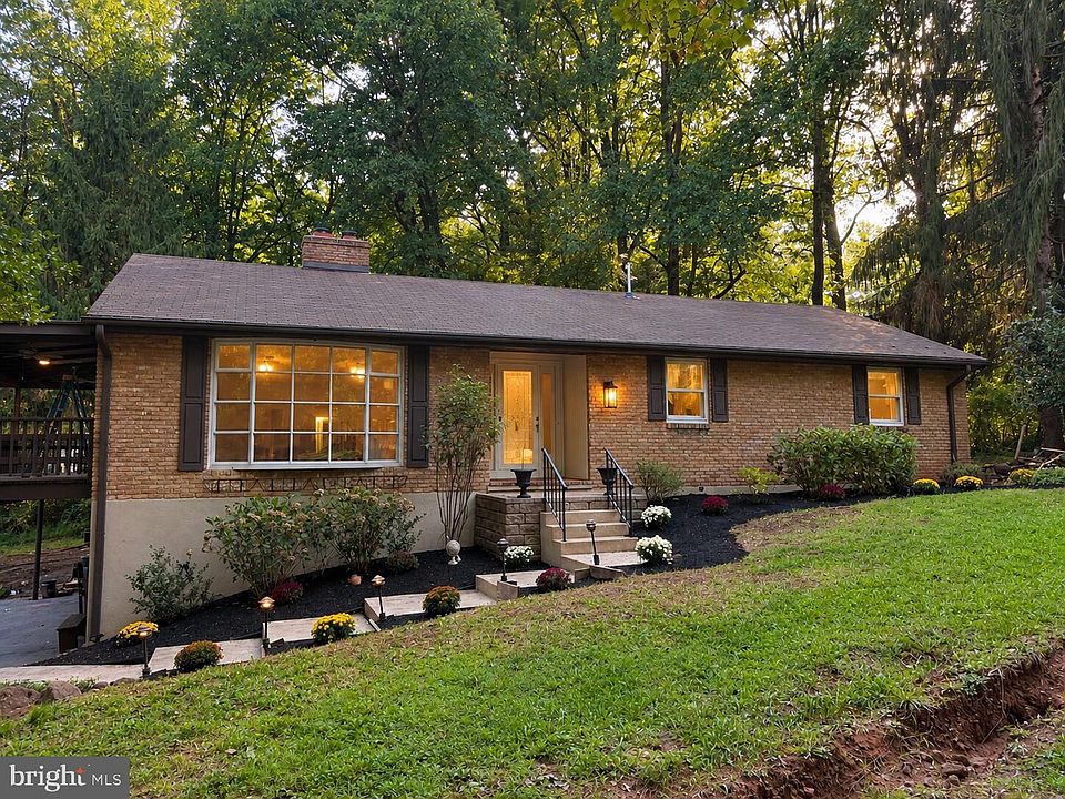 1st image of 300 Timber Ln