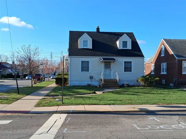 1301 W 151st St, East Chicago, IN 46312