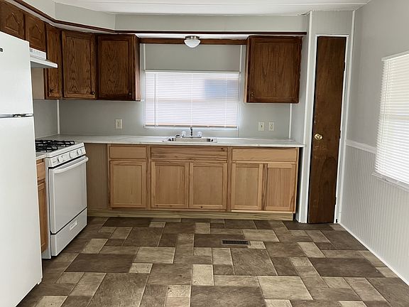 3rd image of 98 Cedar St #98-CED