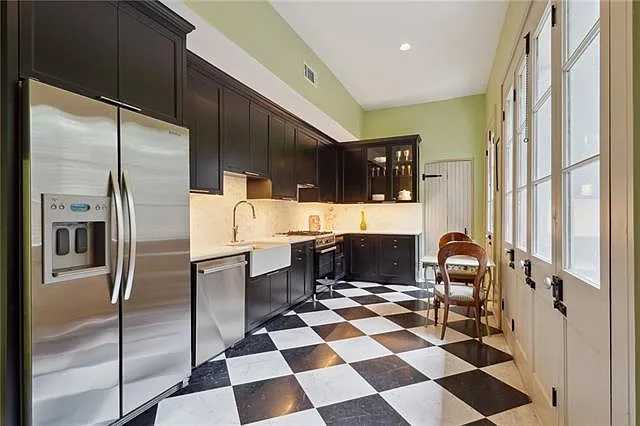 839 Dumaine St — Photo 10