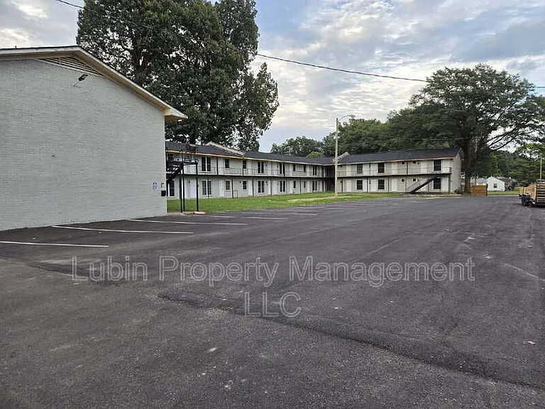 1699 Pendleton St #1 — Photo 10