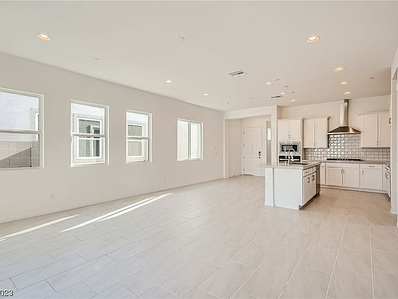 4th image of 112 Ibiza Lake Dr