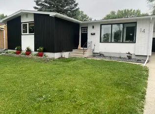 14 Moccasin Bay #1A, Winnipeg, MB R2Y1B4