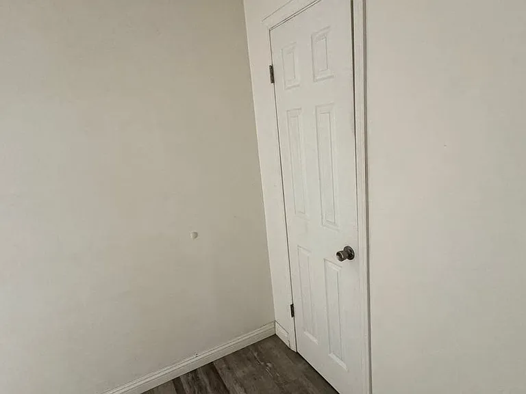 331 E Live Oak St — Photo 29