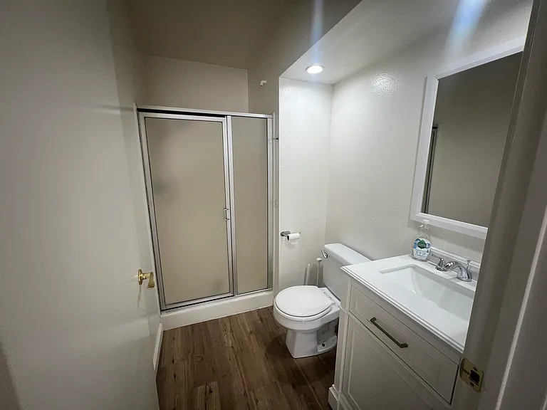 740 N Alfred St #204 — Photo 15