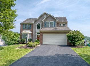 514 Meadowlake Ct, Washington, PA 15301