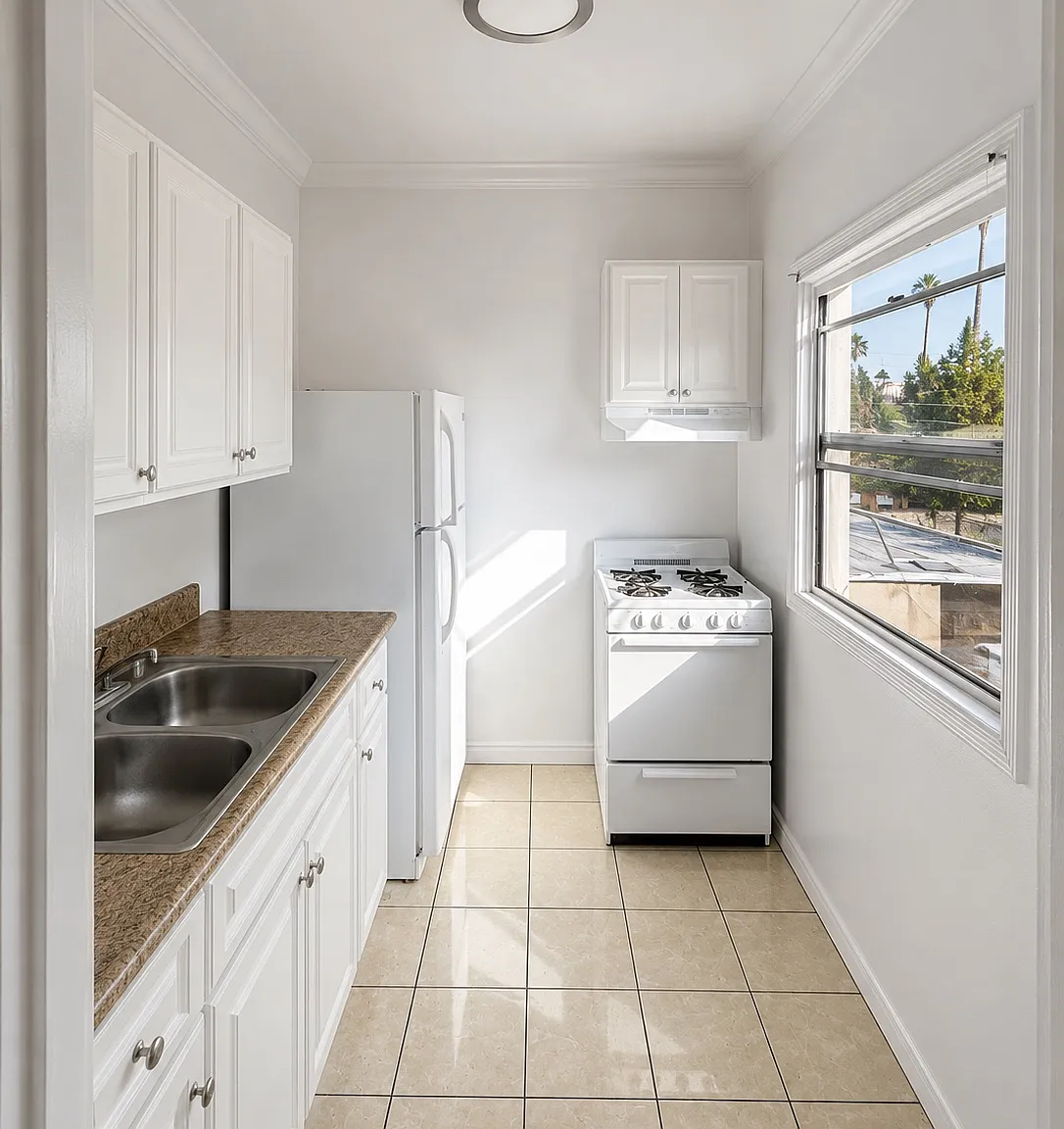 1414 N Hobart Blvd — Photo 4