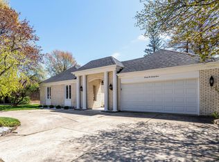 2223 Iroquois Rd, Wilmette, IL 60091