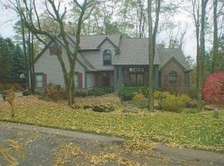 5254 Bridge Trl E, Commerce Township, MI