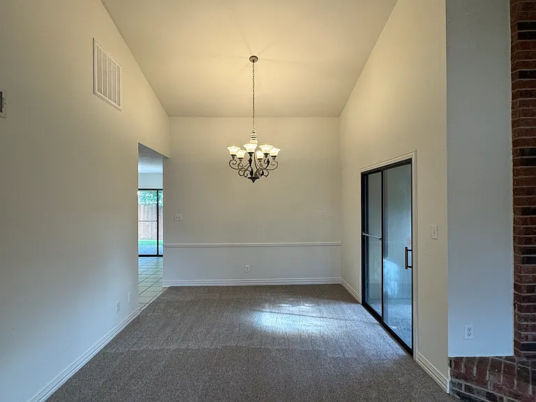 1104 Kesser Dr — Photo 6
