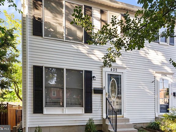 2nd image of 402 E Raymond Ave