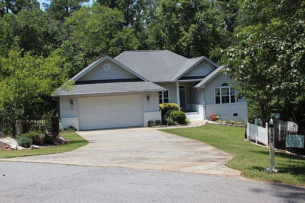1st image of 145 Godfrey Dr