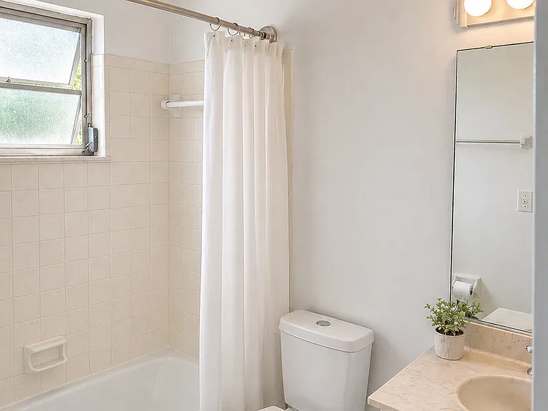 406 Albee Rd W #8 — Photo 8