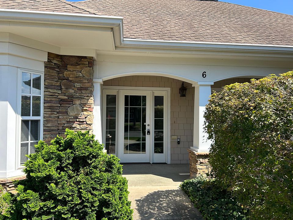 1st image of 211 University Pkwy #6