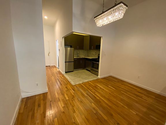 4th image of 10 Jones St APT 3G