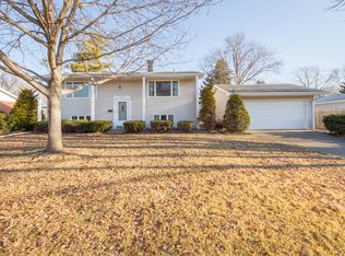 416 Westerfield Rd, Davenport, IA 52806