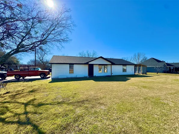 704 Shady Grove Ct, Granbury, TX 76049