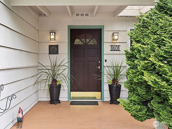 5th image of 8608 307th Avenue SE