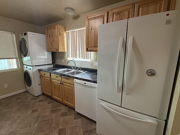 4th image of 668 W 890 N