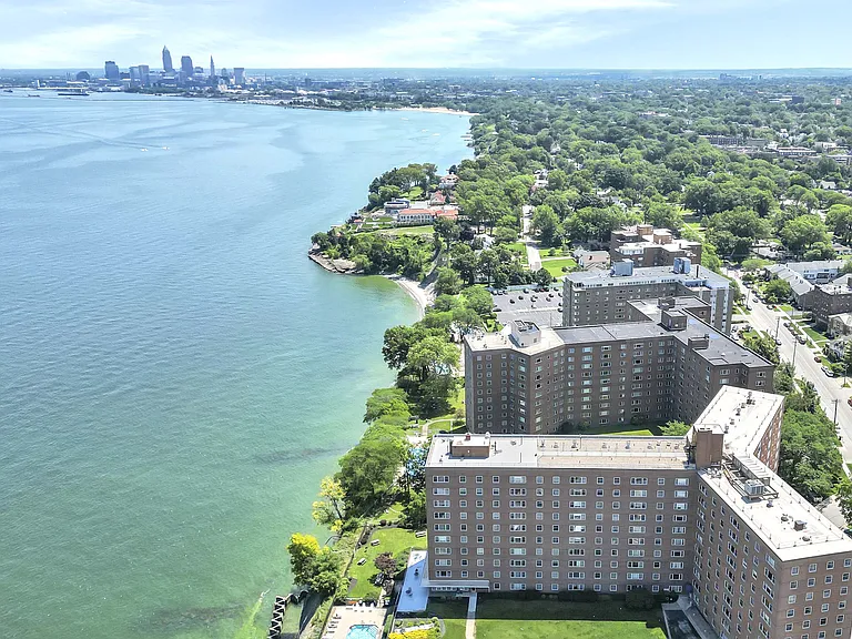 11850 Edgewater Dr #820 — Photo 44