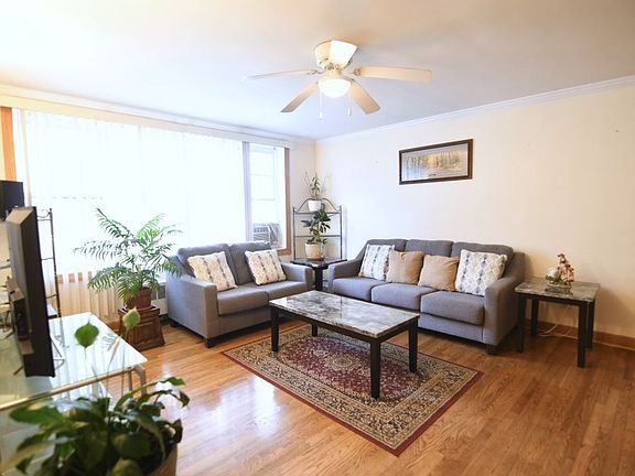 3rd image of 6147 N Seeley Ave APT 1A