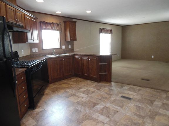 3rd image of 2129 Arrowhead Dr #148