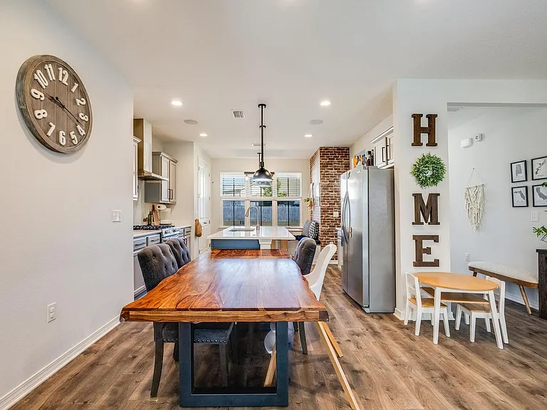 130 Creve Core Dr — Photo 16