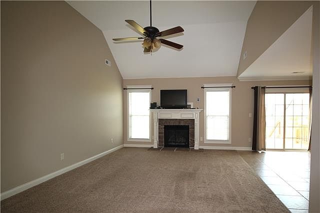 2nd image of 1701 Autumn Dr