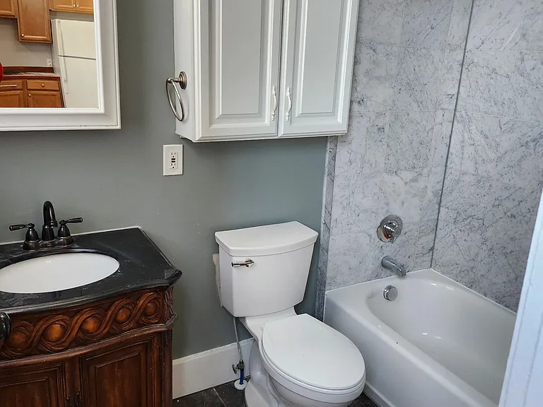 1804 E 3rd St #1804 F — Photo 6