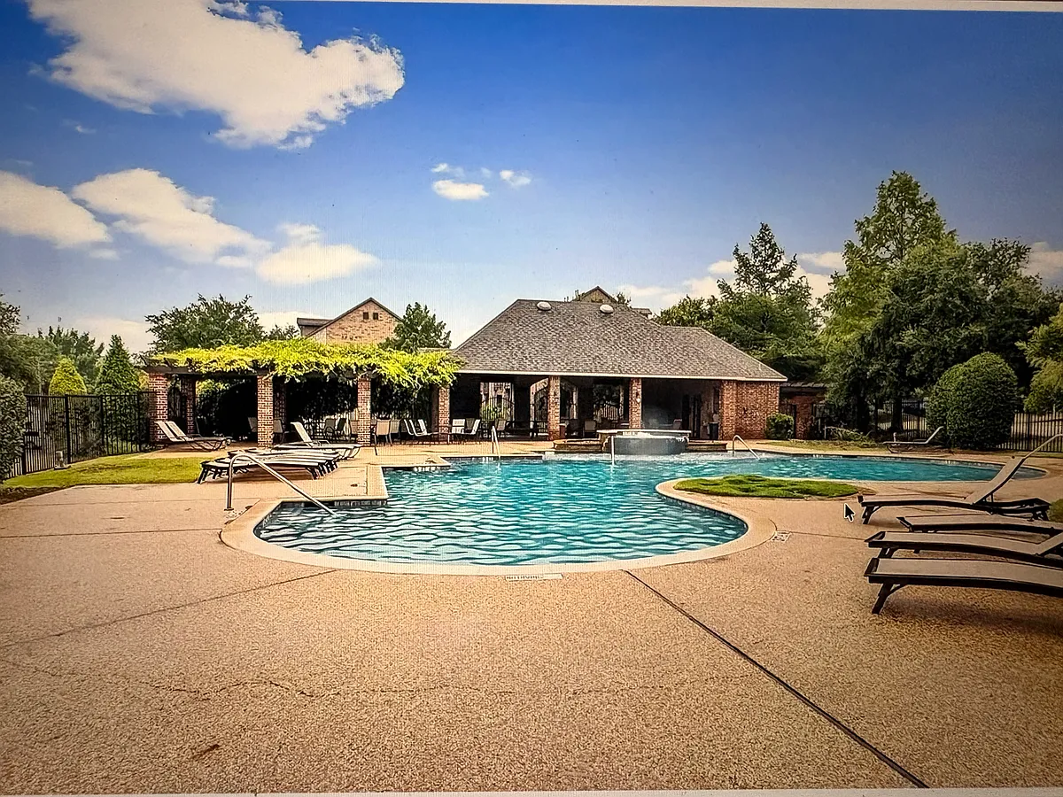 Building Photo - 1421 Fox Run Dr