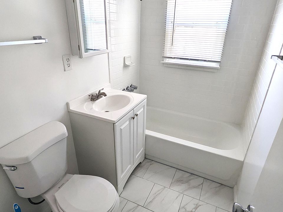 1st image of 916-922 Marcheta St #920