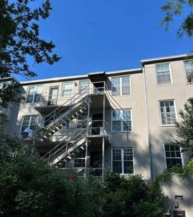 1st image of 601 Cleveland St Unit 3B