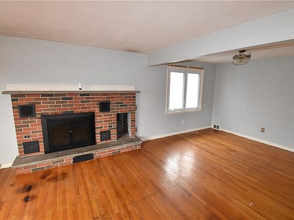 5th image of 112 Pleasantview Ave