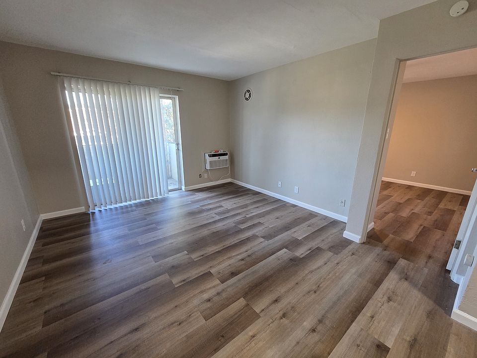 1st image of 2727 Hampton Ave