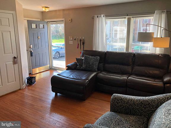 2nd image of 5 Printz Dr