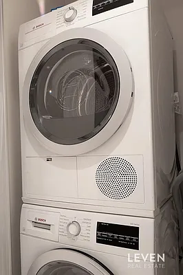 Sold by LEVEN Real Estate | media 11