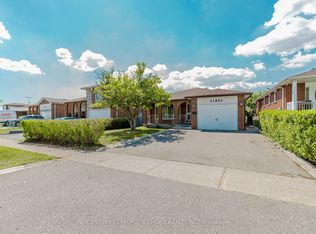 4104 Brandon Gate Dr, Mississauga, ON L4T 3P2