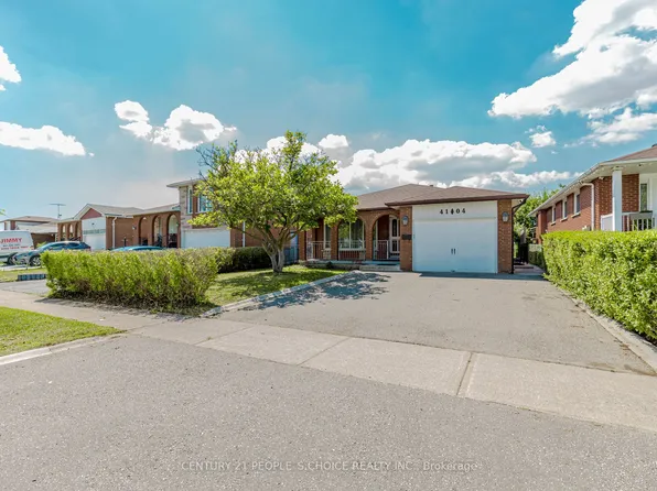 4104 Brandon Gate Dr, Mississauga, ON L4T 3P2